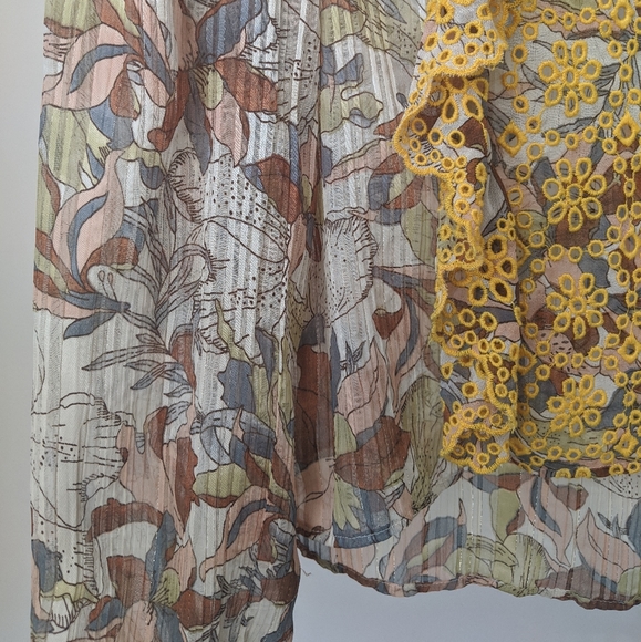 Embroidered Floral Print Blouse - Picture 12 of 13